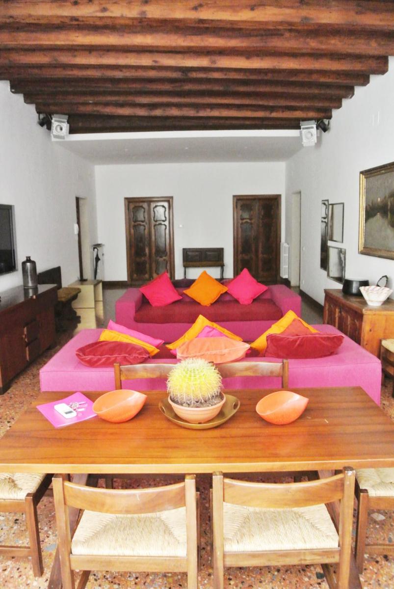 Image 5 of Uma Apartments
