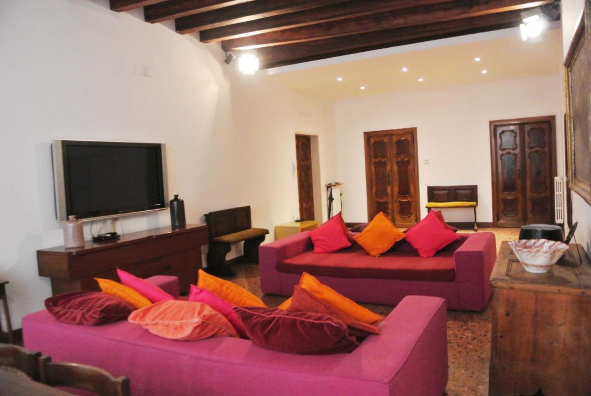 Image 1 of Uma Apartments